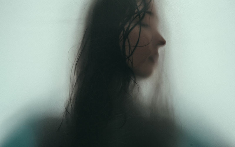 女性